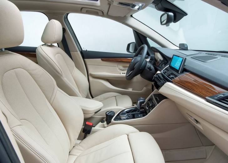 BMW 2-Series Active Tourer 2014 interior 02